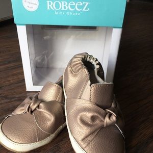 Robeez 18-24 month Bronze Shoes